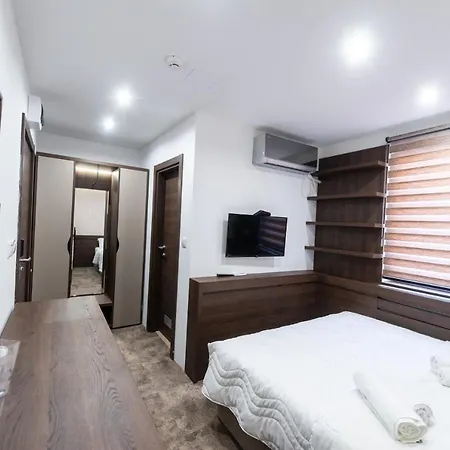 Hotel Stari Krovovi 3*