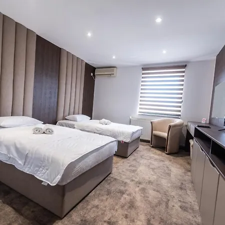 Hotel Stari Krovovi 3*
