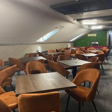 Stari Krovovi Hotel Veternik