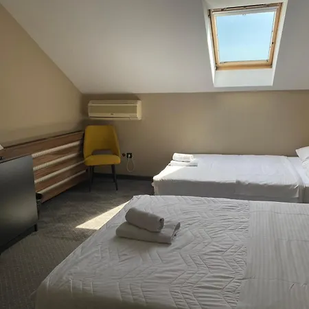 Hotel Stari Krovovi