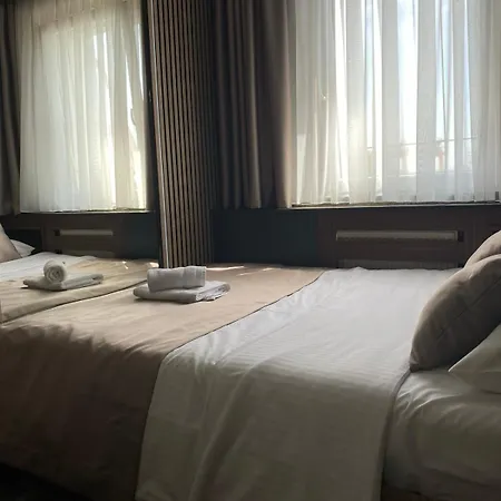 Stari Krovovi Hotel 3*