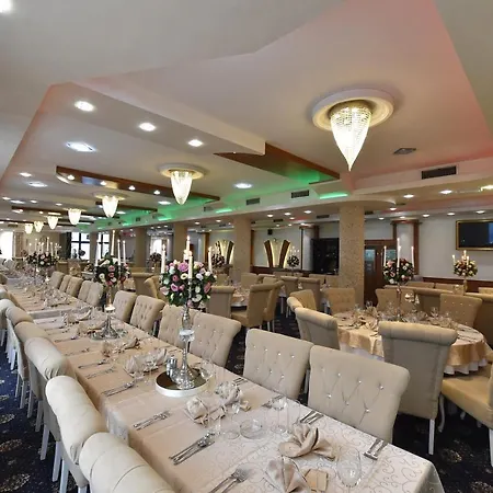 Stari Krovovi Hotel 3*