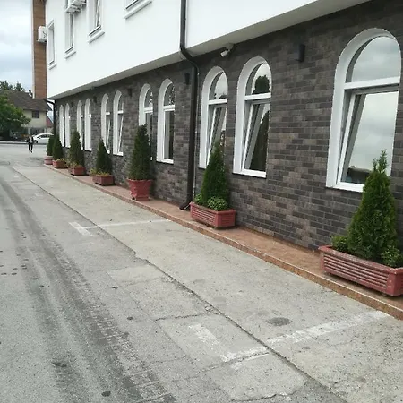 Hotel Stari Krovovi Veternik